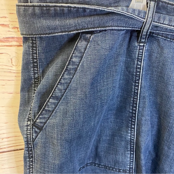 💫 NWT Lane Bryant Tie-Waist Pedal Pant - Chambray
Plus Size 24 - Picture 3 of 9